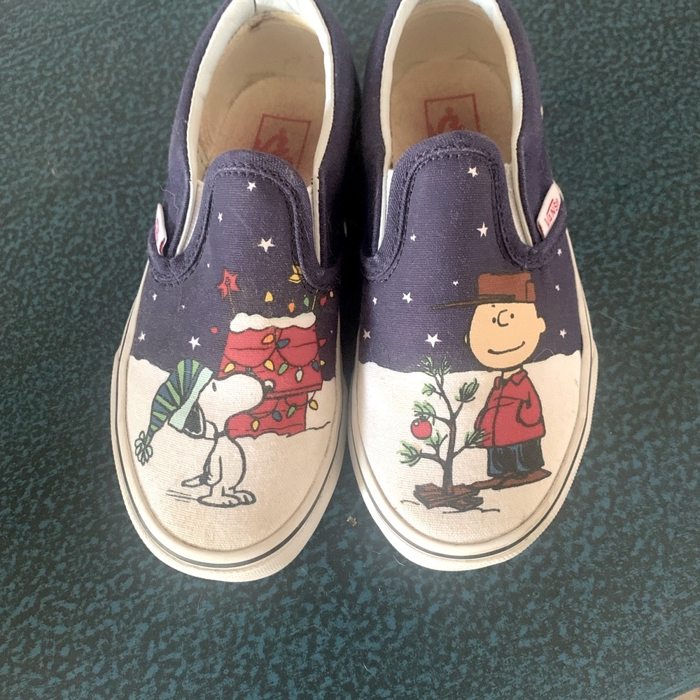 Vans Peanuts Classic Slip On Charlie Brown Christmas kids size 11